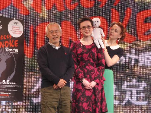舞台「Ｐｒｉｎｃｅｓｓ　ＭＯＮＯＮＯＫＥ～もののけ姫～」の会見に出席したスタジオジブリの鈴木敏夫プロデューサー（左）ら