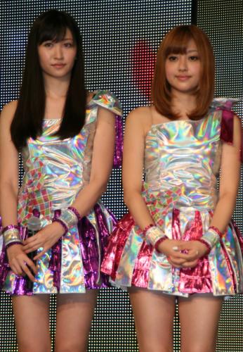 「東京アイドルフェスティバル２０１３」記者発表会に出席した「アイドリング！！！」の横山ルリカ（左）と菊地亜美