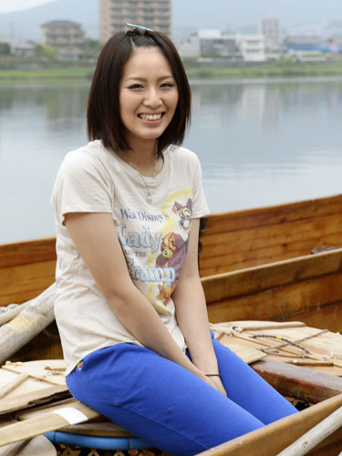 東海地方初の女性鵜匠としてデビューを果たした稲山琴美さん。普段着でリラックス