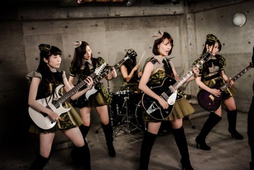 バンドとアイドルの二刀流でデビューする「姫ｃａｒａｔ」。バンドバージョン