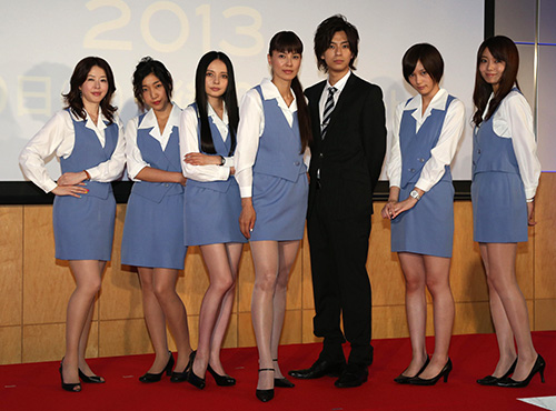 江角マキコ（中央）が主演した「ショムニ２０１３」
