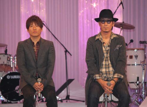 ＮＨＫソチオリンピック・パラリンピック放送のテーマ曲を初披露したコブクロの小渕健太郎（左）と黒田俊介