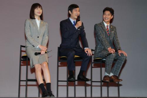 「リーガルハイ」特別試写会でトークを繰り広げた（左から）岡田将生、堺雅人、新垣結衣