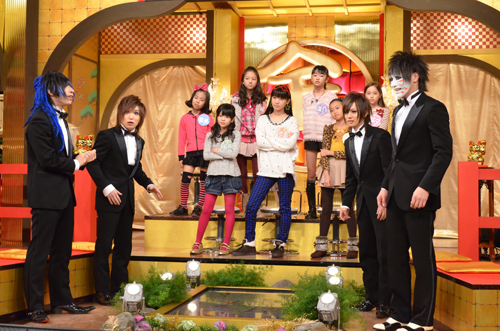 ゴールデンボンバー初ＭＣ番組「金色の花道」（Ｃ）日本テレビ