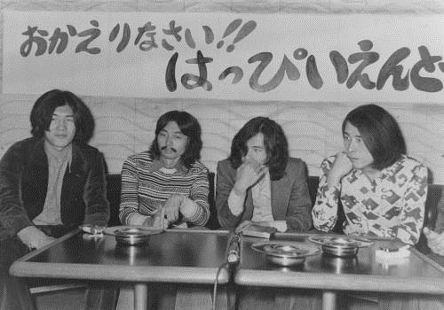 １９７２年１０月、「はっぴいえんど」時代の（左から）大瀧詠一、細野晴臣、鈴木茂、松本隆