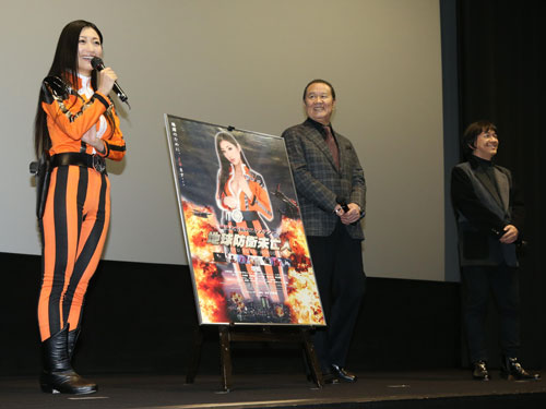 トークショーで笑顔を見せる（左から）壇蜜、森次晃嗣、河崎実監督