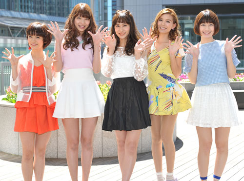 「ＰＯＮ！」の新お天気お姉さん（左から）木下ひなこ、尾崎美紀、江奈さやか、ケリーアン、小松美咲（Ｃ）日本テレビ