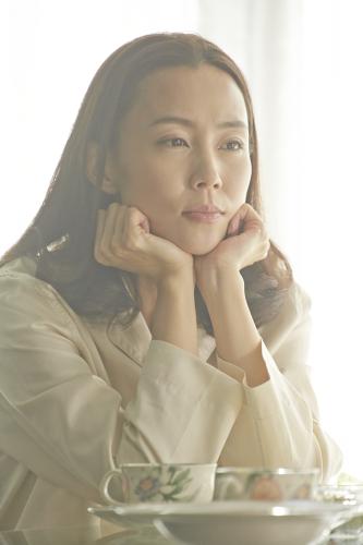 映画「ホットロード」で能年玲奈演じる主人公の母を演じる木村佳乃