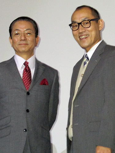 大阪市内で舞台あいさつした水谷豊（左）と山西惇