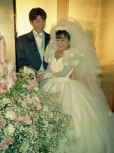 １９９１年に結婚した布川敏和、つちやかおり夫妻