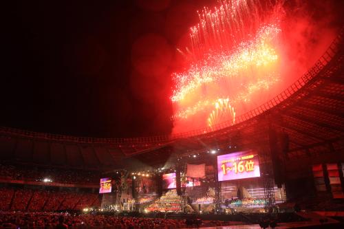 ＡＫＢ総選挙会場の味の素スタジアムで打ち上げられた花火