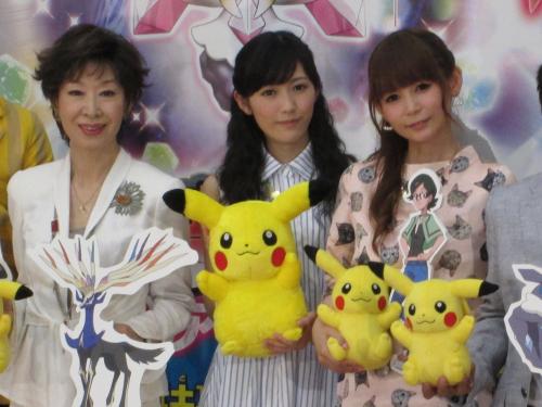 映画「ポケモン・ザ・ムービーＸＹ」の公開アフレコに臨んだ（左から）三田佳子、渡辺麻友、中川翔子