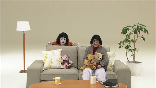 ライオンの消臭スプレー「ＨＹＧＩＡ（ハイジア）」のタイアップ動画に出演する「日本エレキテル連合」