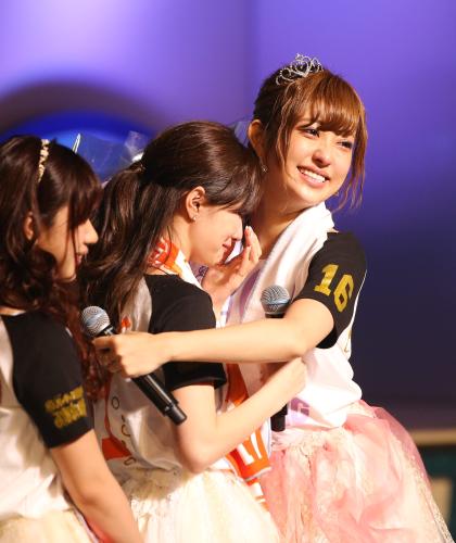 「アイドリング！！！」卒業コンサートでメンバーと別れを告げる菊地亜美