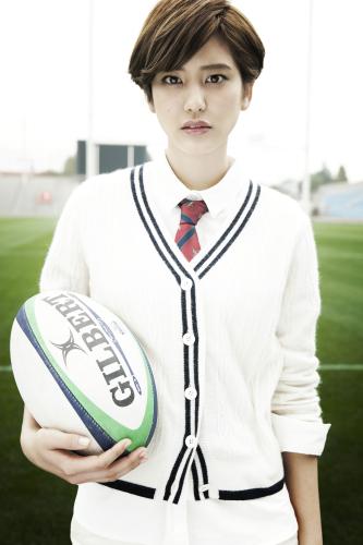 「第５１回全国大学ラグビー選手権」のイメージモデルに決まった女優の山崎紘菜