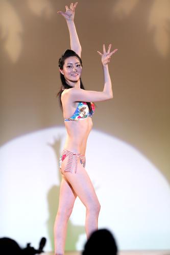 ミス日本グランプリに輝いた芳賀千里さんの水着審査