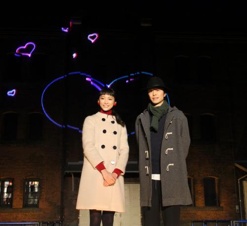 ドラマ「デート～恋とはどんなものかしら～」バレンタインデー特別企画ＴＨＡＮＫＳイベントに出席した杏（左）と長谷川博己