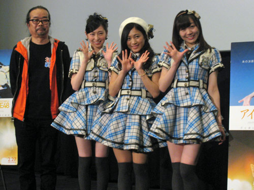 ＳＫＥ４８のドキュメンタリー映画「アイドルの涙」のトークショーに出席した（左から）石原真監督、大矢真那、斉藤真木子、須田亜香里