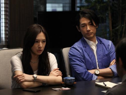 フジテレビドラマ「探偵の探偵」で、日本のドラマに初出演するＤＥＡＮ　ＦＵＪＩＯＫＡ（ディーン・フジオカ）。北川景子（左）と共演