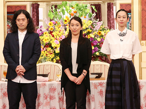 「ビストロＳＭＡＰ」にゲスト出演した（左から）ピース・又吉、湊かなえさん、西加奈子さん