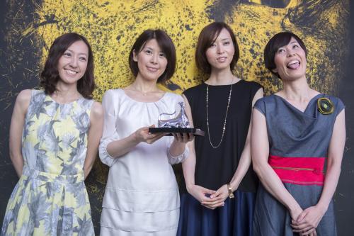 最優秀女優賞に選ばれた（左から）川村りら、三原麻衣子、菊池葉月、田中幸恵（ＡＰ）