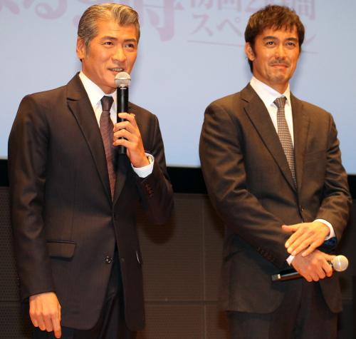 ＴＢＳ「下町ロケット」完成披露会に出席した（左から）吉川晃司、阿部寛