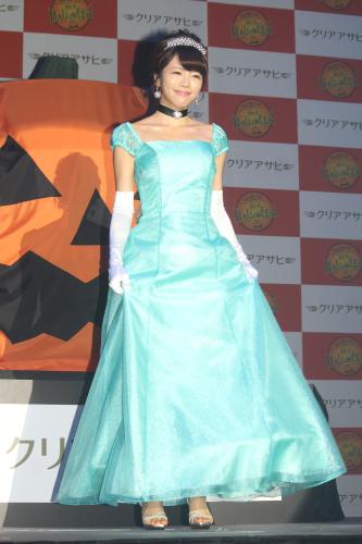 クリアアサヒ「ＳＨＩＢＵＹＡ　オトナＨＡＬＬＯＷＥＥＮ　ＰＡＲＴＹ」にお姫様風の衣装を着てイベントで盛り上げた釈由美子