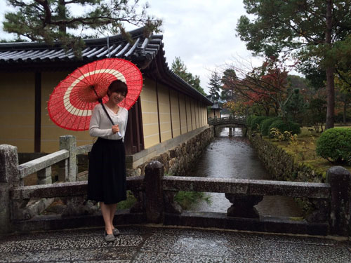 「紺野、日本の絶景で踊るってよ」で京都を訪れた紺野あさ美アナウンサー（Ｃ）テレビ東京
