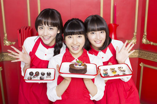 ロッテ「ガーナミルクチョコレート」新ＣＭに出演する（左から）松井愛莉、土屋太鳳、広瀬すず
