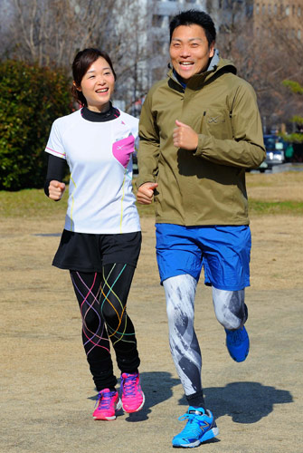 京都マラソンに向け調整するサバンナ・八木と西池沙織さん