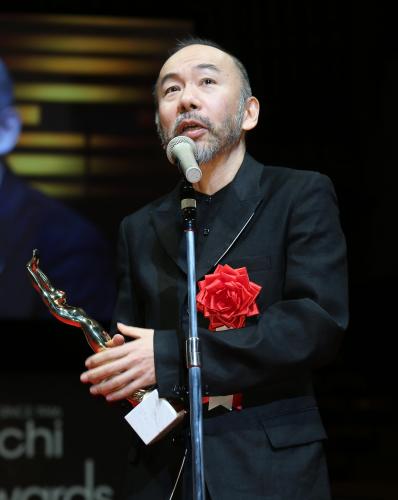 毎日映画コンクール表彰式で男優主演賞と監督賞のダブル受賞となった塚本晋也
