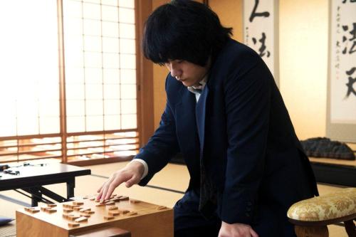 村山聖九段が本拠地にした大阪・福島の関西将棋会館で映画「聖の青春」の撮影をした松山ケンイチ