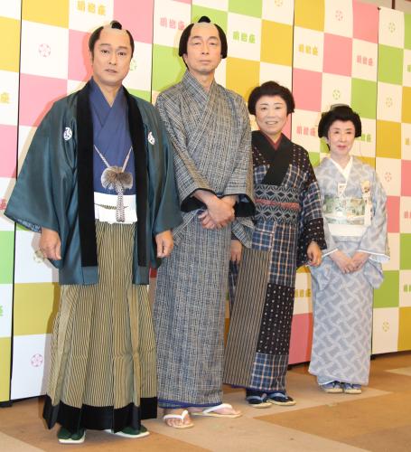 明治座３月公演「かあちゃん」囲みに登場した（左から）太川陽介、中村雅俊、藤山直美、八千草薫