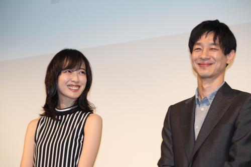 ドラマＷ「この街の命に」完成披露イベントに出席した戸田恵梨香（左）、加瀬亮
