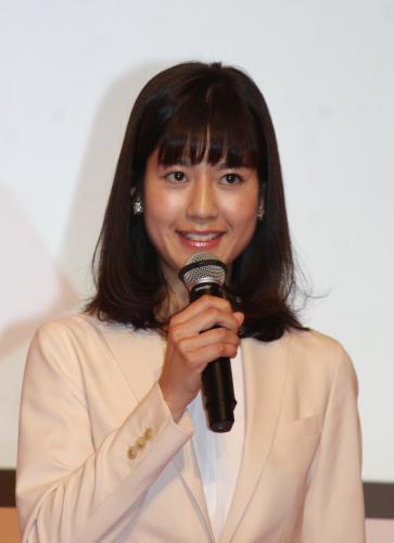 テレビ朝日第５９期入社式であいさつする新人の枡田紗也香アナ