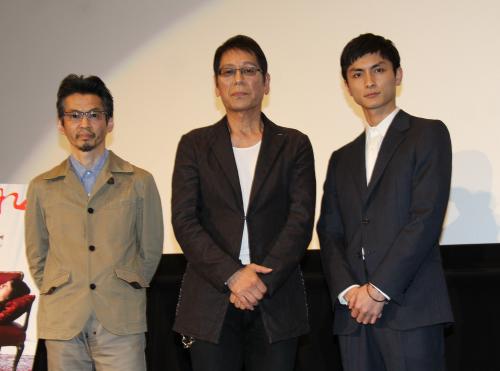 映画「蜜のあわれ」大ヒット御礼舞台あいさつに登壇した（左から）石井岳龍監督、大杉漣、高良健吾