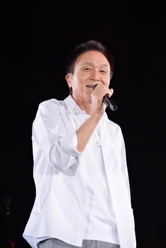 最年長６８歳７カ月でのアルバム首位を獲得した小田和正