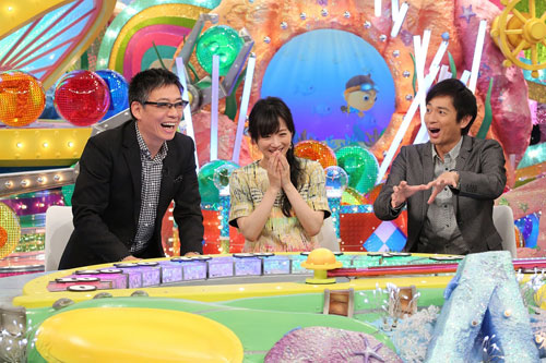 「ニッポンのぞき見太郎」にレギュラー出演する（左から）生瀬勝久、高島彩、チュートリアルの徳井義実