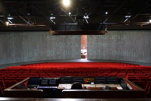 ＴＢＳテレビが豊洲に建設する劇場の客席を取り囲む前面スクリーン（イメージ）