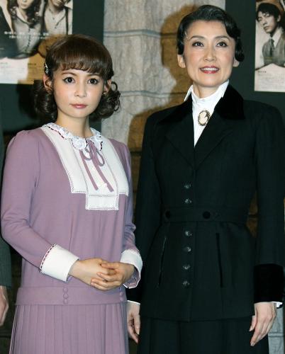 ミュージカル「ブラック　メリーポピンズ」公開ゲネプロに臨んだ中川翔子（左）と一路真輝