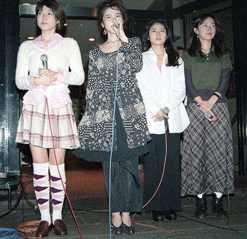 アイドルグループ「CoCo」（左から）宮前真樹、三浦理恵子、羽田惠理香、大野幹代