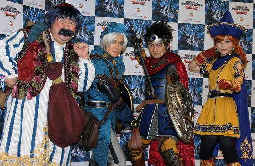 「ドラゴンクエスト　ライブスペクタクルツアー」に出演する（右から）中川翔子、松浦司、風間俊介、芋洗坂係長