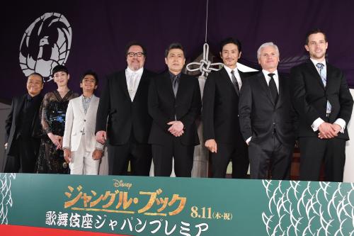 映画「ジャングル・ブック」歌舞伎座ジャパンプレミアに出席した（左から）西田敏行、宮沢りえ、ニール・セディ、ジョン・ファヴロー監督、松本幸四郎、伊勢谷友介、ブリガム・テイラープロデューサー
