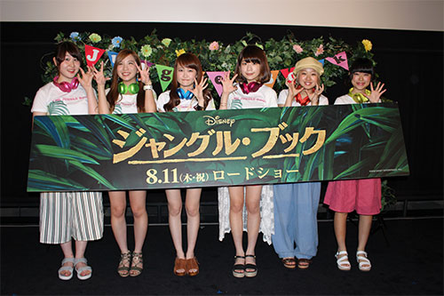 大阪市内で舞台あいさつした「Ｌｉｔｔｌｅ　Ｇｌｅｅ　Ｍｏｎｓｔｅｒ」の（左から）かれん、ＭＡＹＵ、芹奈、ｍａｎａｋａ、麻珠、アサヒ
