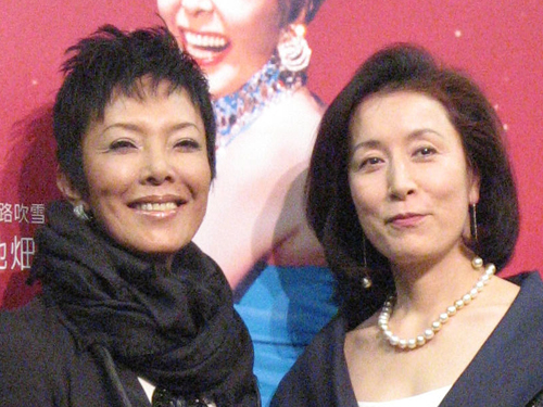 ２００８年に舞台で共演したピーター（左）と高畑淳子