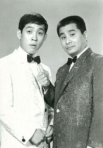 「コント５５号」の萩本欽一（左）と坂上二郎さん（写真提供・佐藤企画）