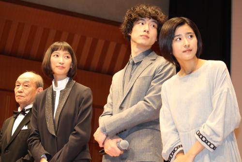 映画「オケ老人！」のプレミア試写会に参加した（左から）笹野高史、杏、坂口健太郎、黒島結菜