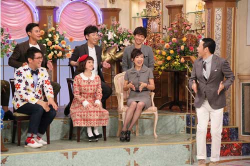 「行列のできる法律相談所」に初出演する松任谷由実（下段左から３人目）（C)日本テレビ