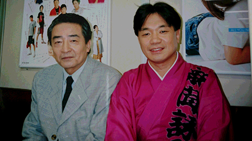写真（３）村松友視さん（左）と河内家菊水丸