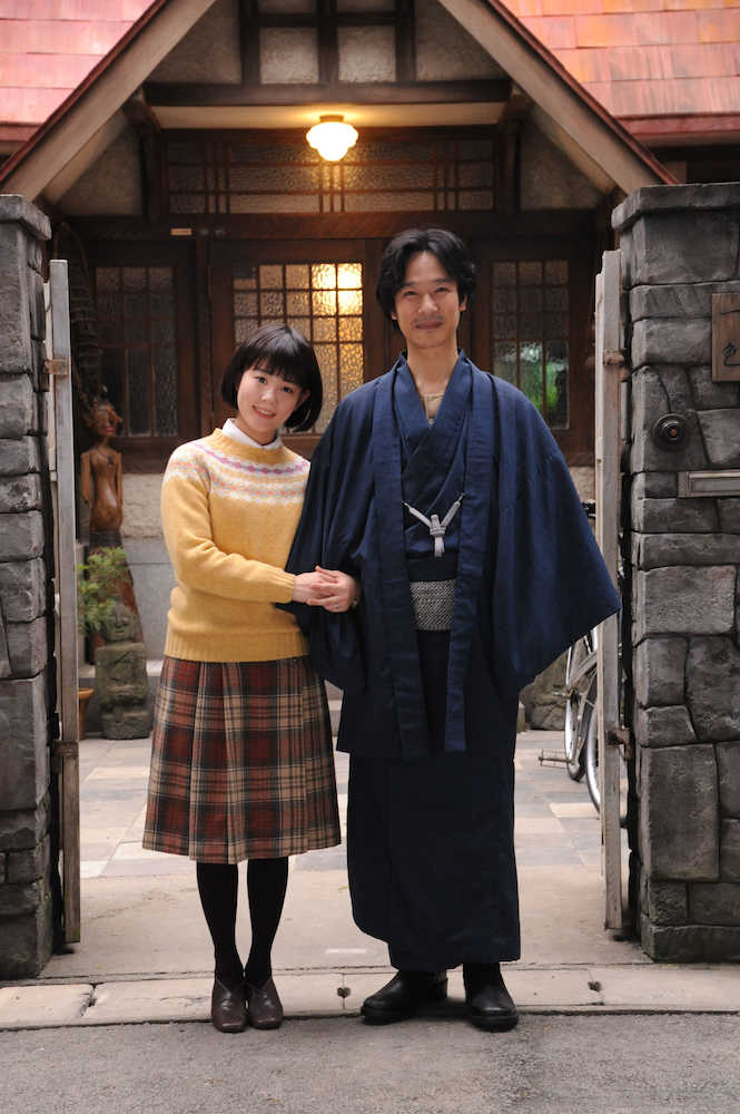 映画「ＤＥＳＴＩＮＹ　鎌倉ものがたり」で夫婦を演じる堺雅人と高畑充希